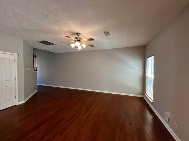 Building Photo - 3BR 2.5 Bath in Blackman Area of Murfreesb...