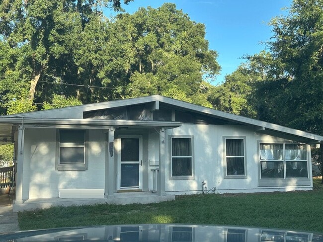 Foto del edificio - 831 NW 20th Ter