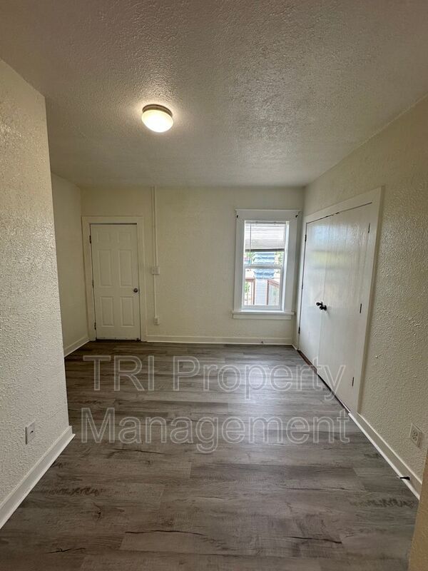 Foto del edificio - 1320 7th Ave