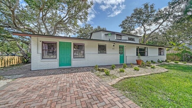 Building Photo - 6061 Border Ln