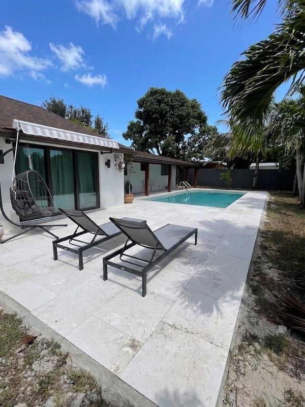 Foto del edificio - 336 NE 28th Terrace