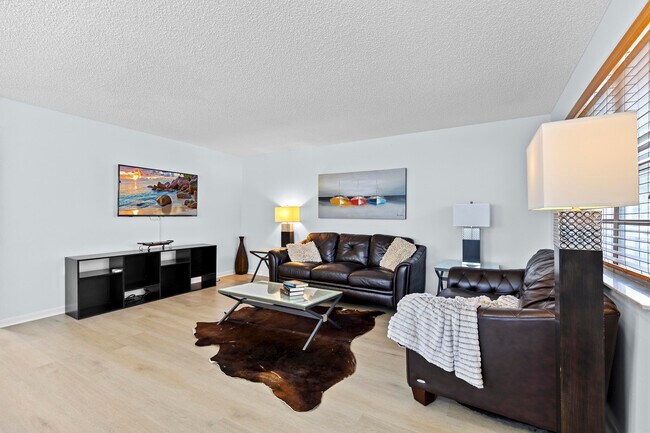 Building Photo - 74 Normandy Ln