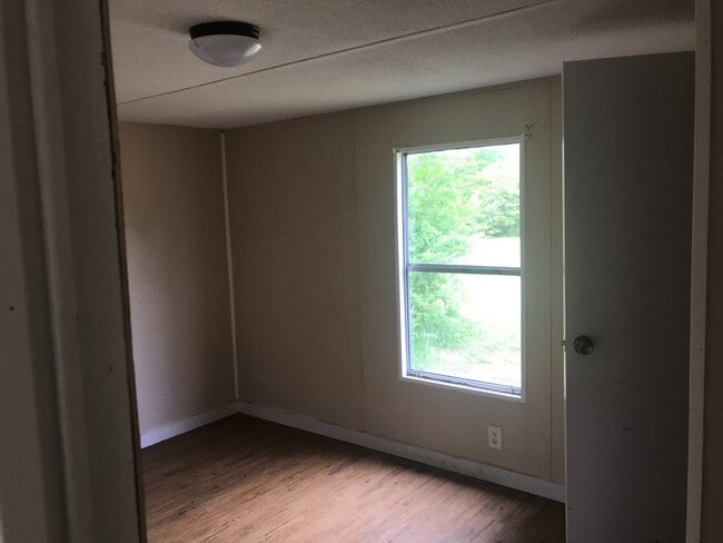 Building Photo - 10614 Eureka Rd Unit D