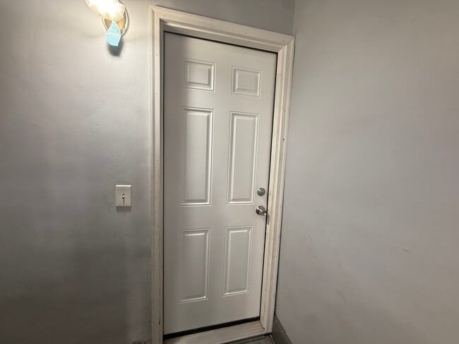 Building Photo - 38 Lanza Ave