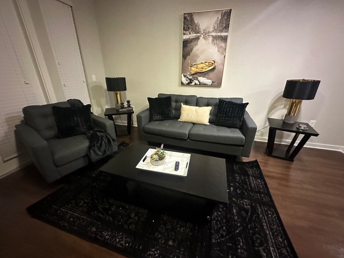 Foto principal - 15300 Cutten Rd