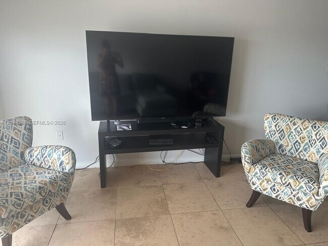 Foto del edificio - 18041 Biscayne Blvd