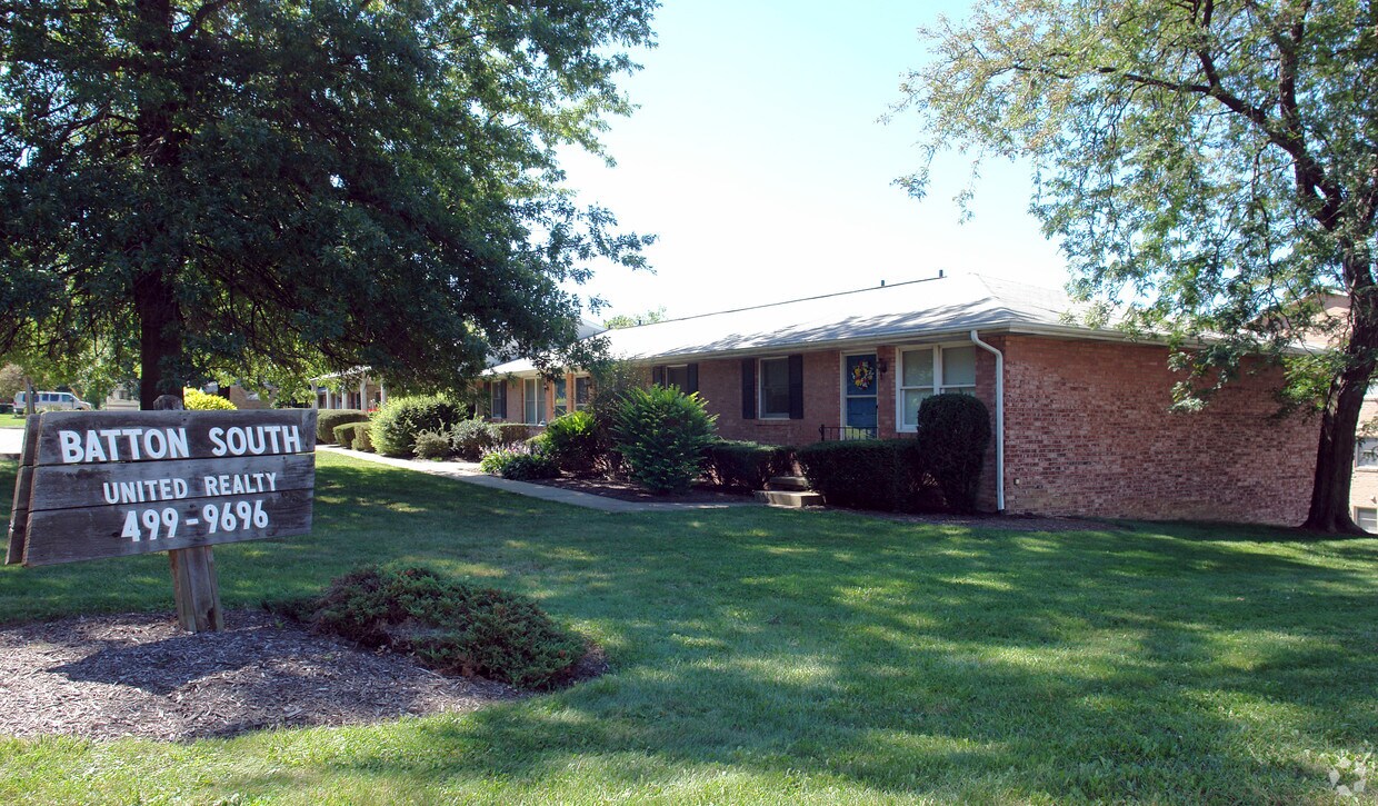 1015 Pittsburgh Ave NW, Canton, OH 44720 Apartments in Canton, OH