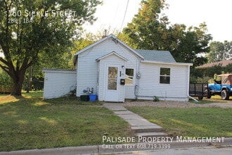 Building Photo - 750 Sickle St