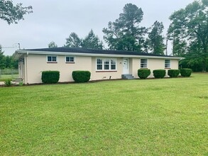 Building Photo - 718 Camp Swamp Rd