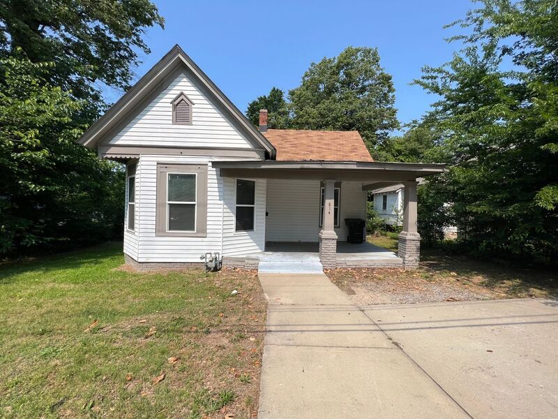 Foto principal - 814 S Elm St