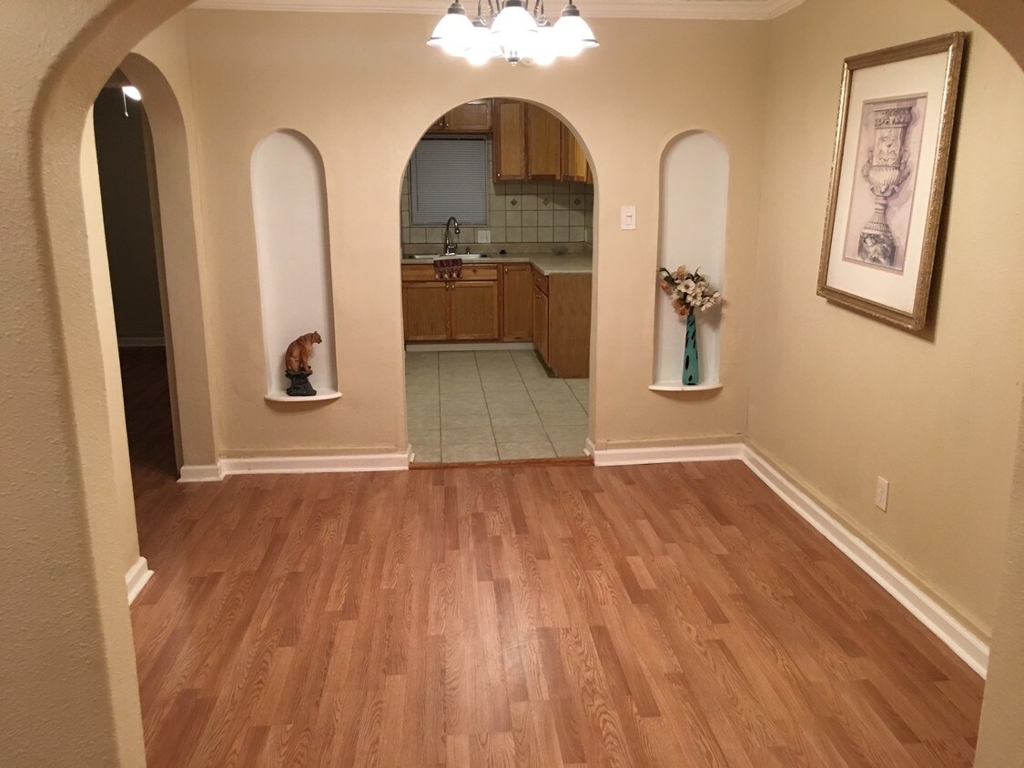 Foto principal - 2105 Berry St