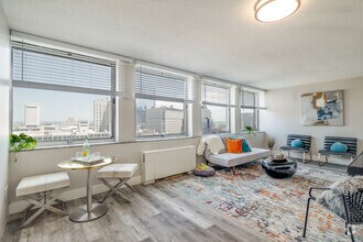 Interior Photo - LIV Cleveland