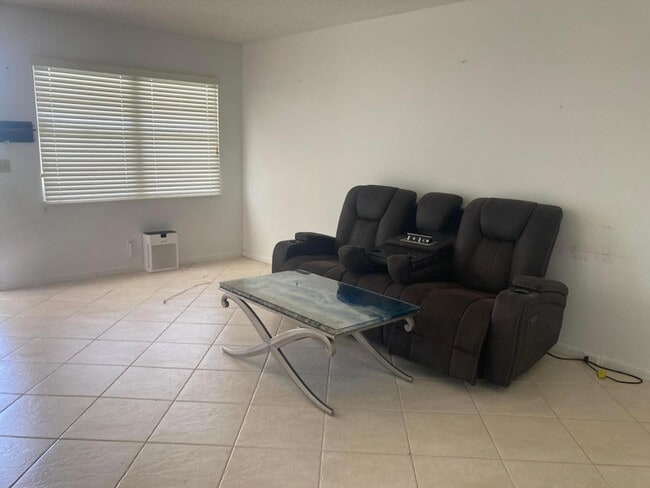 Photo - 1097 Cornwall E Unit Apartment