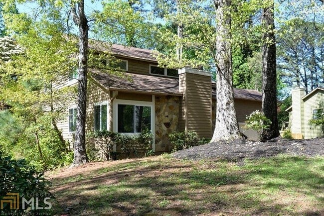 Building Photo - 1016 Muirfield Dr NE