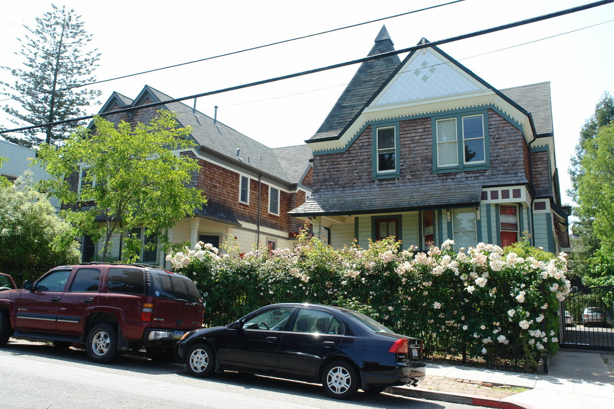 Primary Photo - Dwight Way Apartments