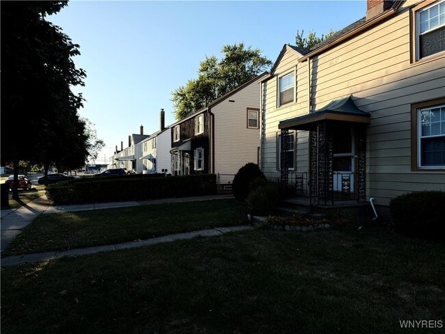 Building Photo - 161 Pullman Ave
