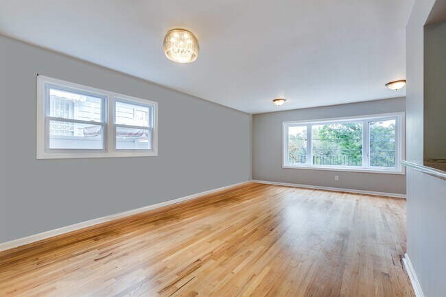 Building Photo - 45 Bayside Terrace