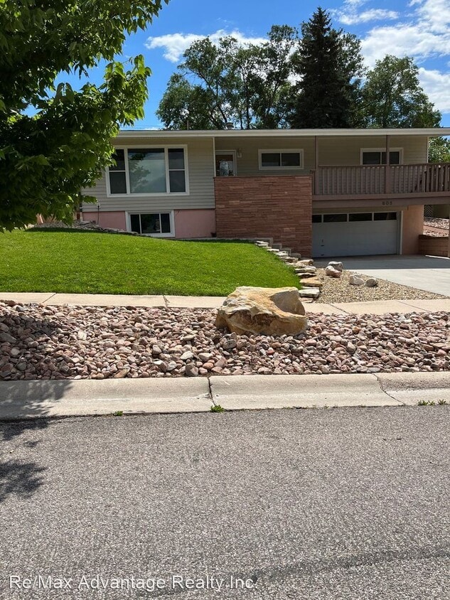 Primary Photo - 3 br, 2.5 bath House - 605 Crown Ridge Drive