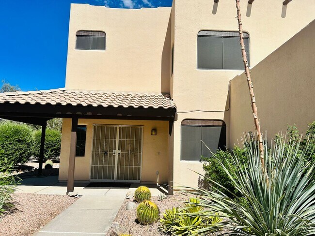 Foto del edificio - Beautiful Santa Fe Home on Large Corner Lot!
