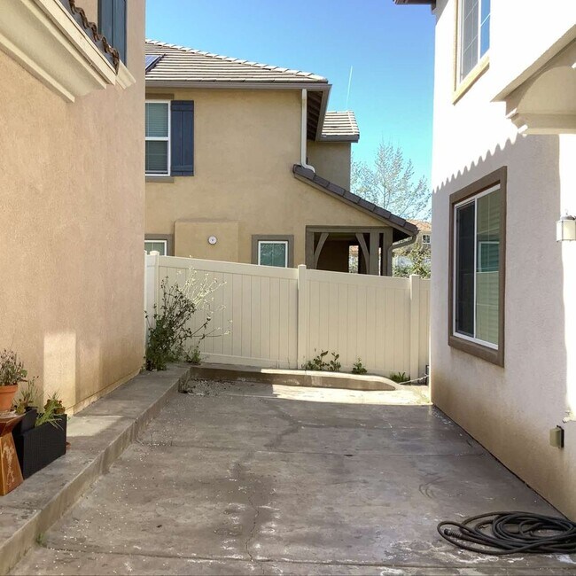 Building Photo - Amazing 4 Bed/3 Bath Cul-De-Sac Temecula H...