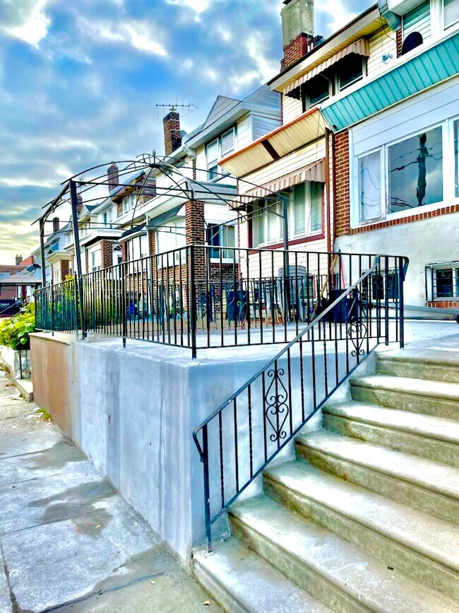 Photo - 4032 Castor Ave House