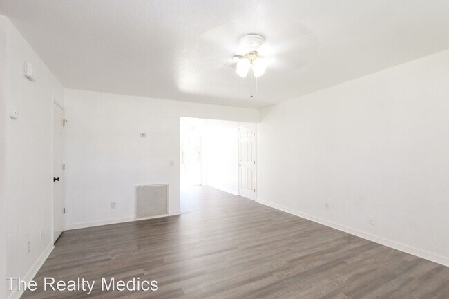 Foto del edificio - 2 br, 1.5 bath House - 3818 Red Oak Ct