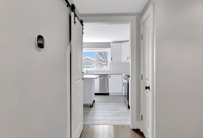 Photo - 10 Oak St Apartment