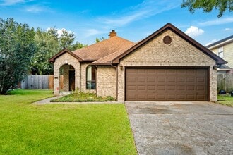 Building Photo - 5102 E Pagewick Dr