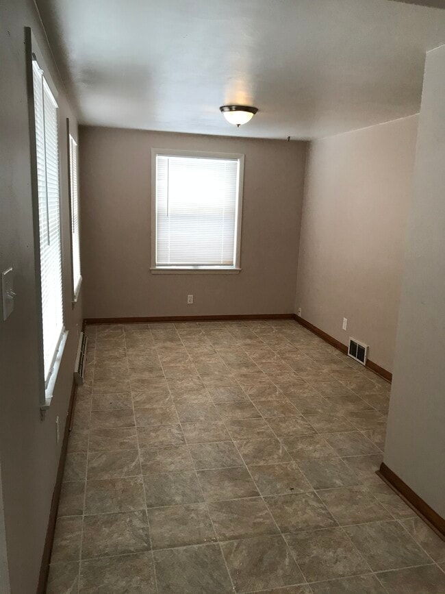 Building Photo - 5243 N 49th St