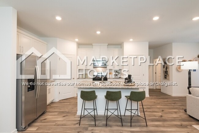 Building Photo - 120 Harpy Dr