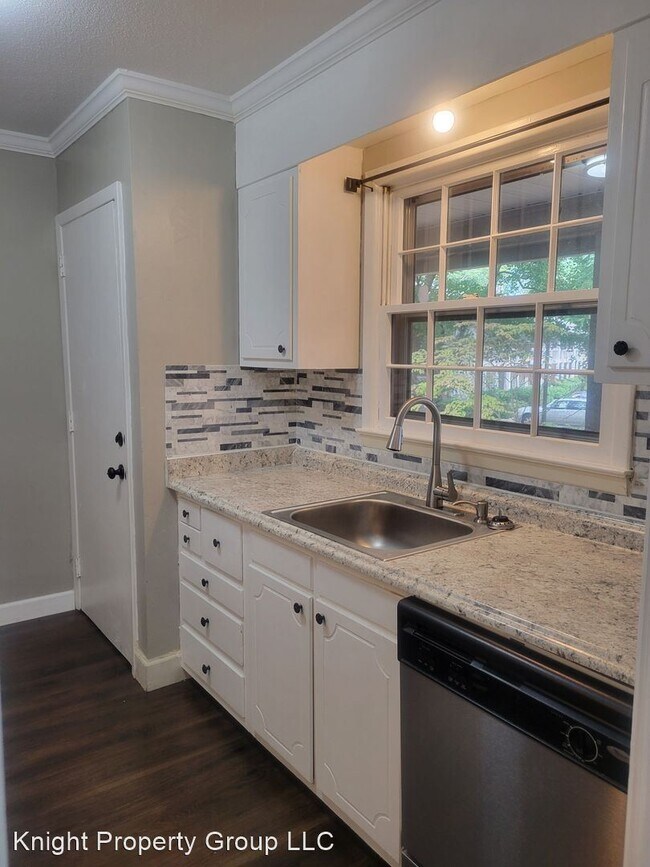 Building Photo - 2 br, 1 bath House - 2934 Carriage Drive