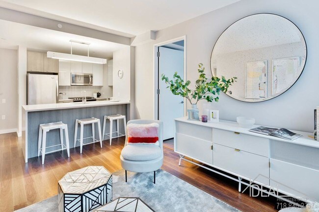 Building Photo - 3 bedroom in Brooklyn NY 11249