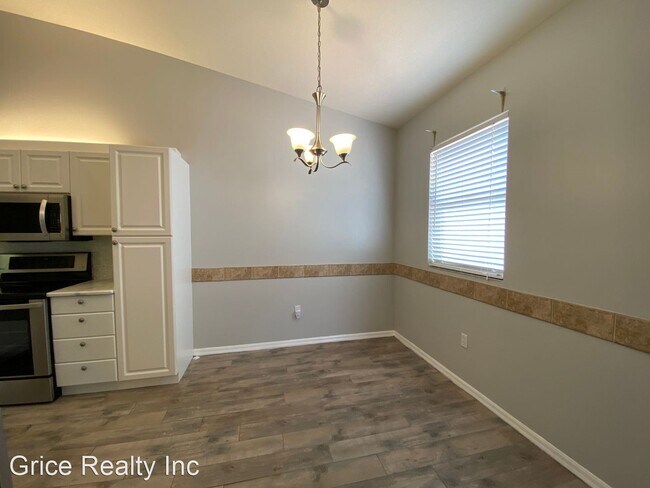 Building Photo - 377 Robin Hood Cir