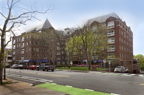 Building Photo - 950 Massachusetts Ave