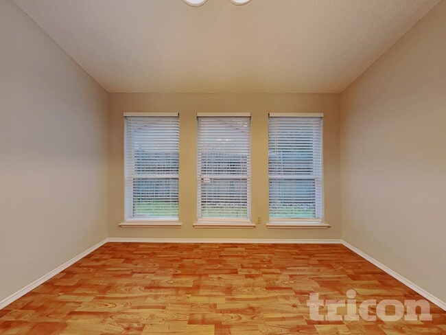 Foto del edificio - 202 Cutting Horse Ln