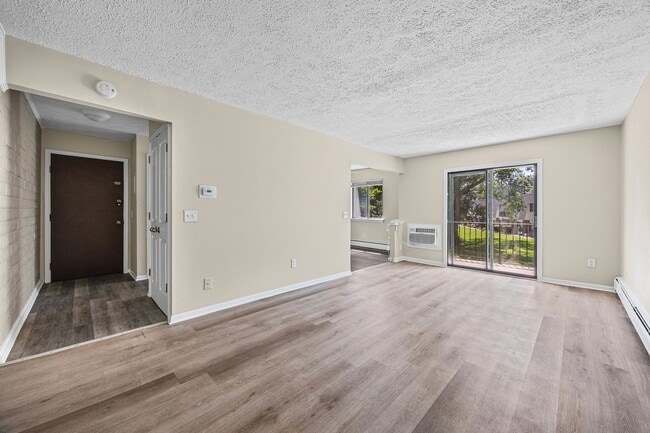 Building Photo - 5 Stenwick Dr