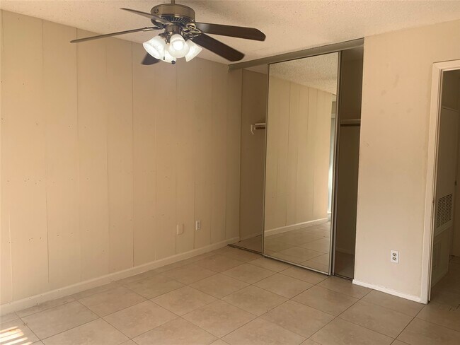 Foto del edificio - 2710 Grants Lake Blvd