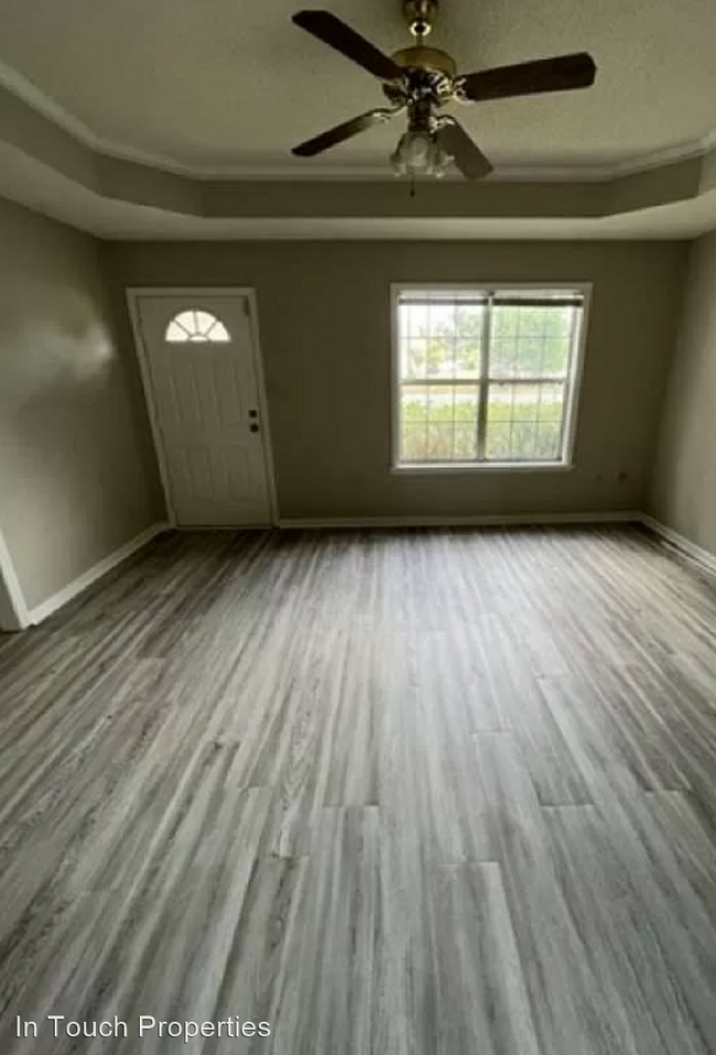 Building Photo - 3 br, 2 bath House - 251 Blue Pool Dr