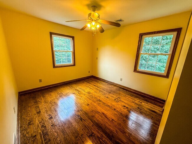 Foto del edificio - 4BD 2.5 BA Home with Acreage in Tippecanoe