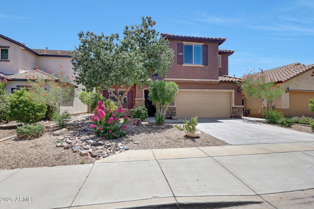 Foto principal - 10747 W Yearling Rd