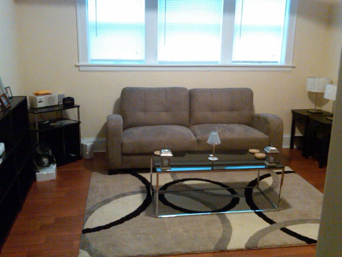 Primary Photo - 6759 W Wrightwood Ave