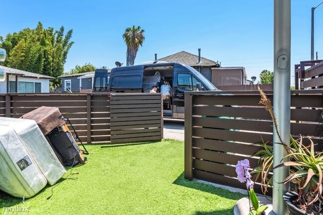 Building Photo - 2 br, 1 bath House - 333 28th Street