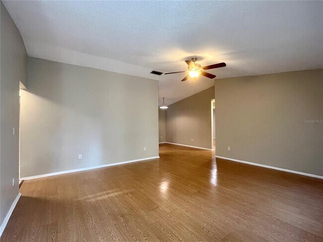 Foto del edificio - 606 Cedar Grove Dr