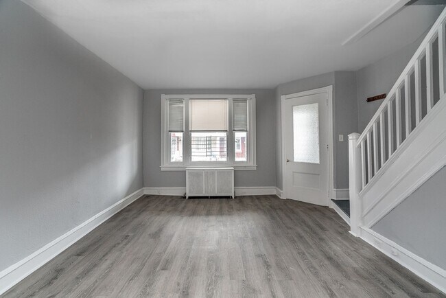Building Photo - 5333 Hadfield Street