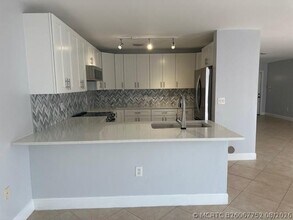Building Photo - 4151 Eastridge Cir