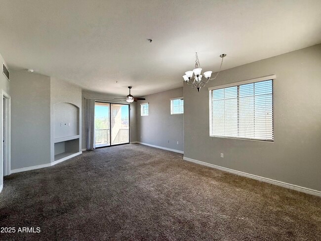 Foto del edificio - 1456 E 9th St