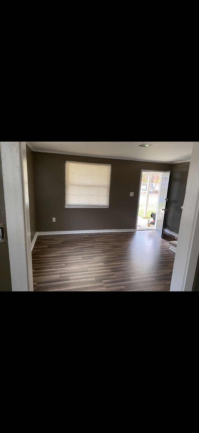 Building Photo - Hillsboro