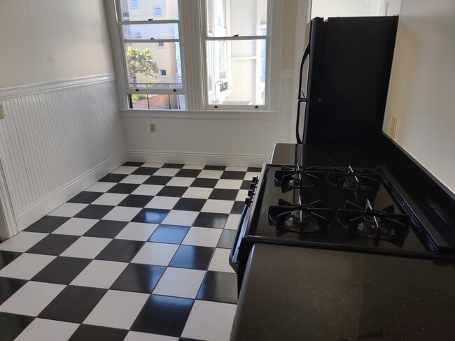 Eat-In Kitchen - 70 Sycamore Street
