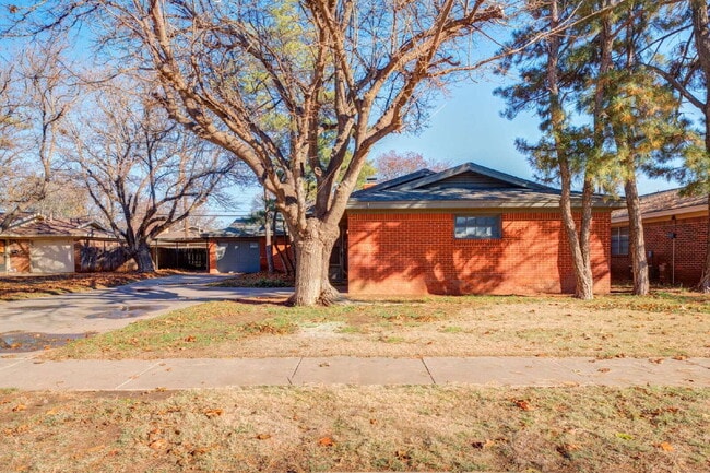 Building Photo - 6707 Hartford Ave