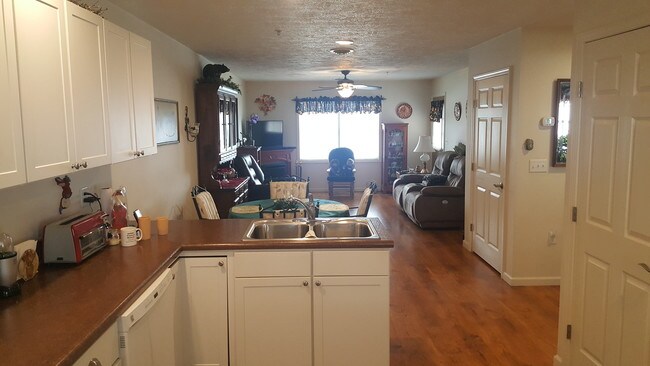 Building Photo - 142 Donats Brow